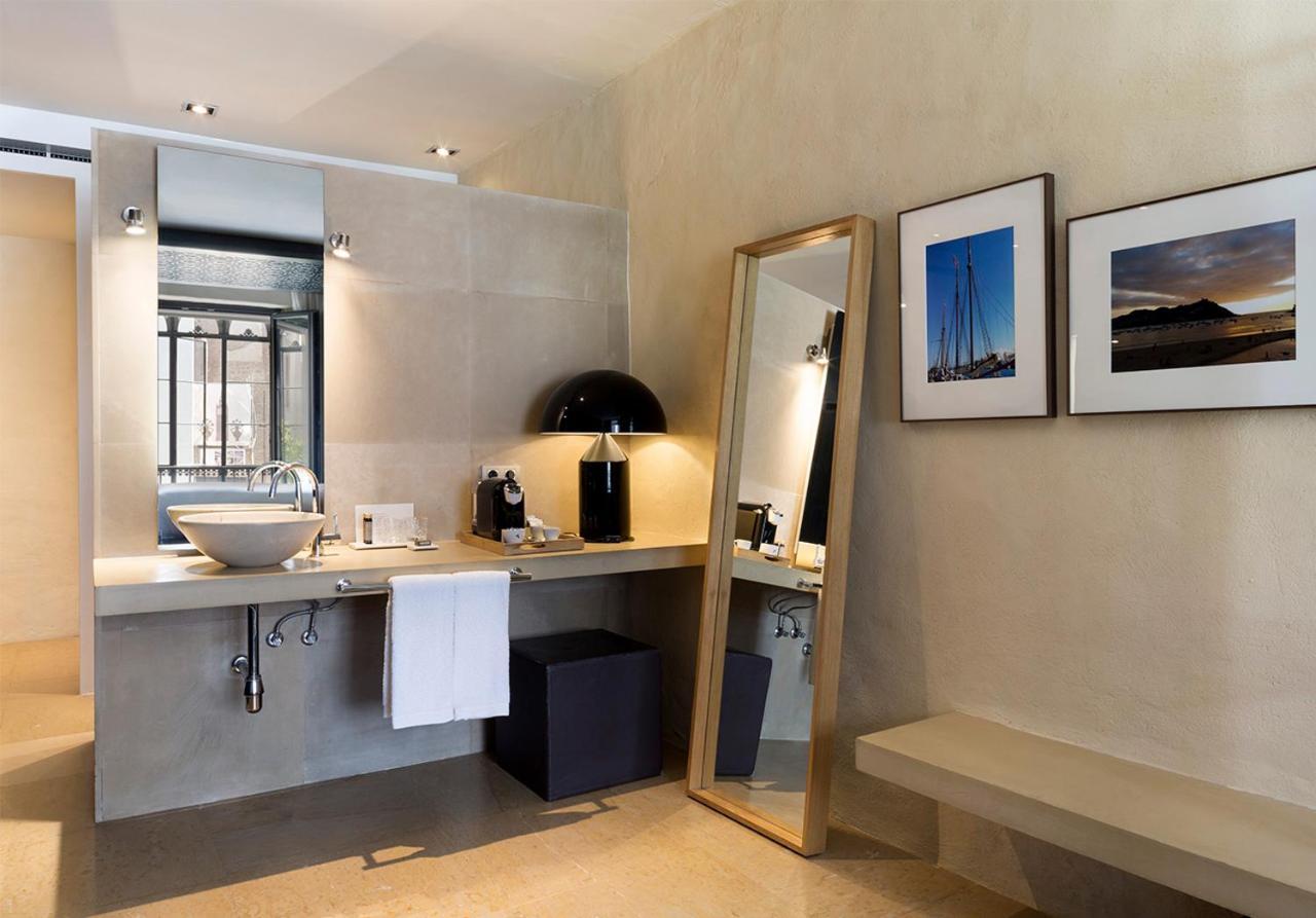 Eme Catedral Mercer Hotel Seville Exterior photo Bathroom