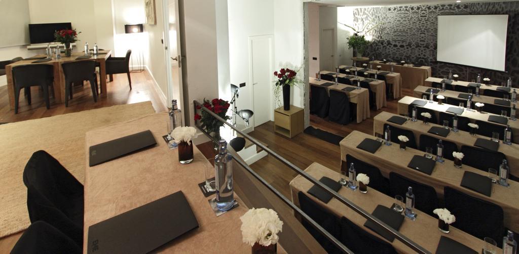 Eme Catedral Mercer Hotel Seville Business photo The interior of the restaurant