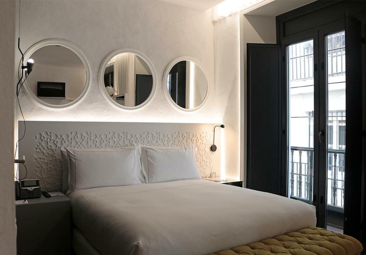 Eme Catedral Mercer Hotel Seville Exterior photo A room at the hotel
