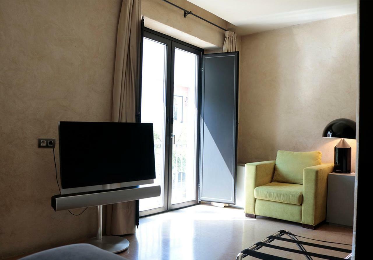 Eme Catedral Mercer Hotel Seville Exterior photo A room at the hotel